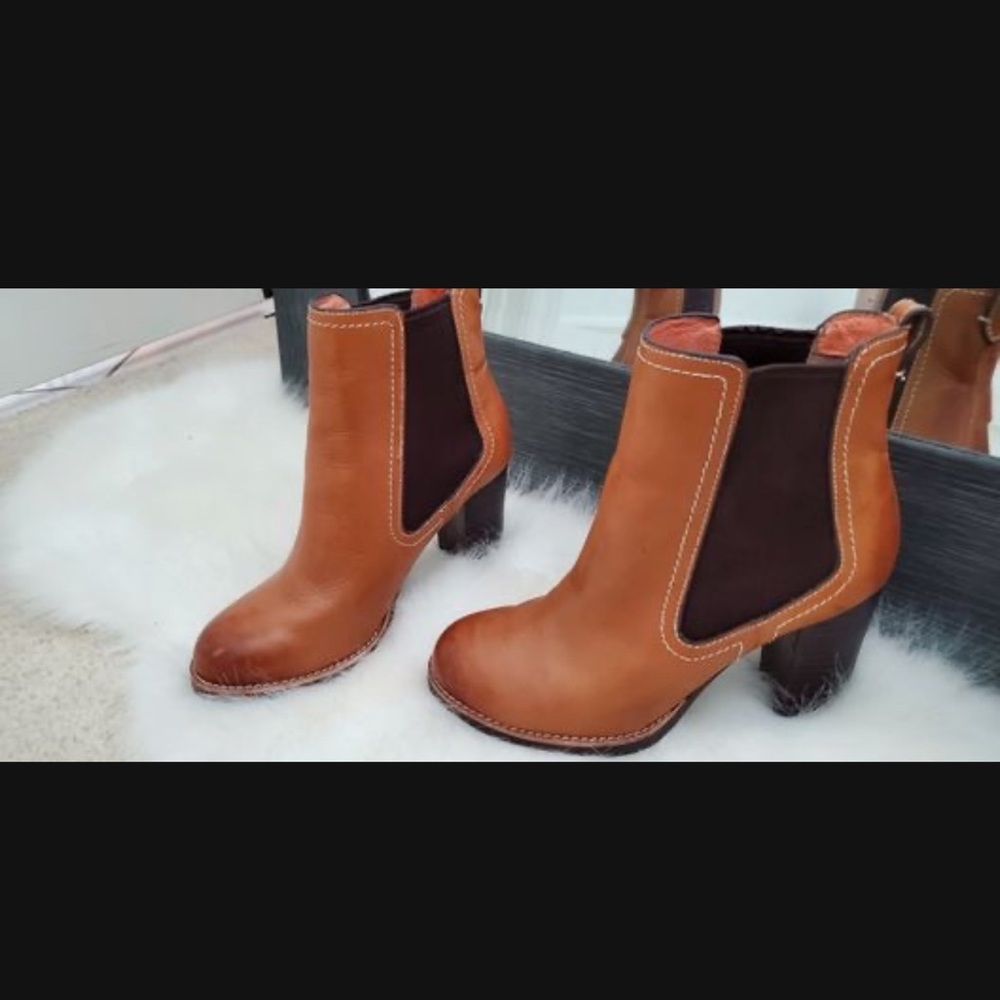 Leather booties Tommy bahama size 6